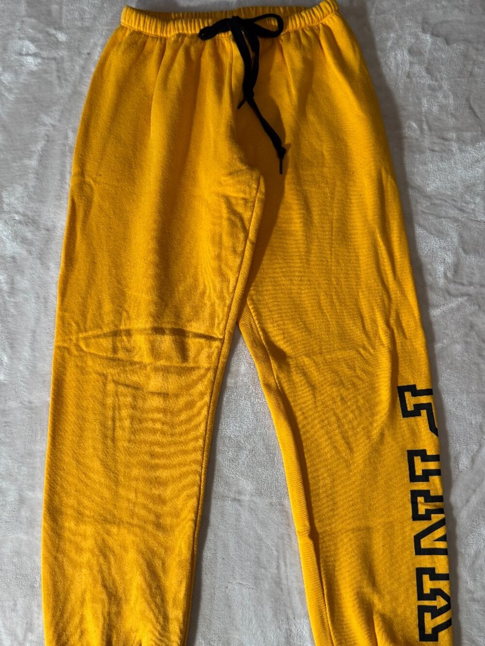 Victoria's Secret PINK Women's Gently Used Yellow Joggers Size XS